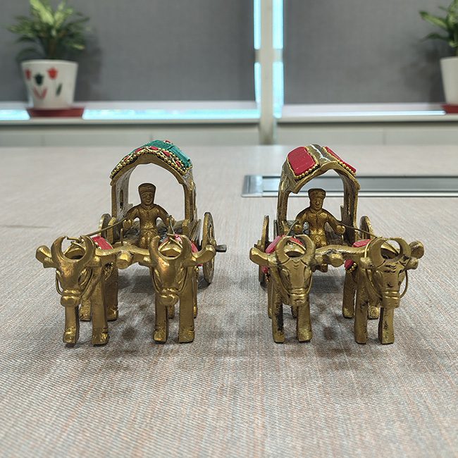 Bell Metal Craft Bullock Cart Showpiece Multicolor Stone Set of 2