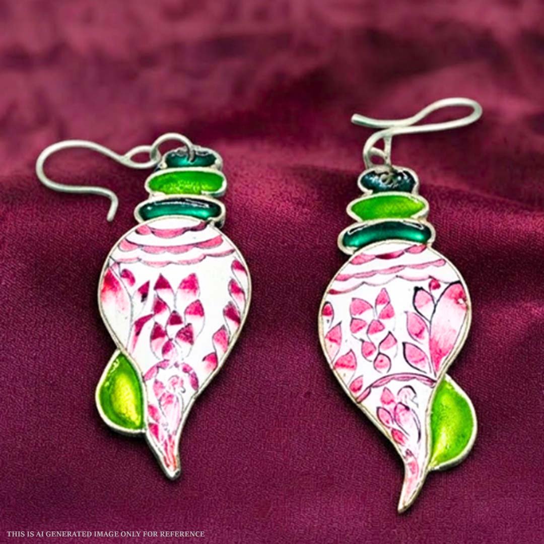 Banarasi Gulabi Meenakri Shell-Shaped Earring