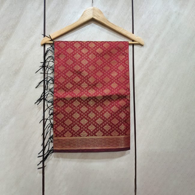 Symmetrical Diamond Pattern Banarasi Stole